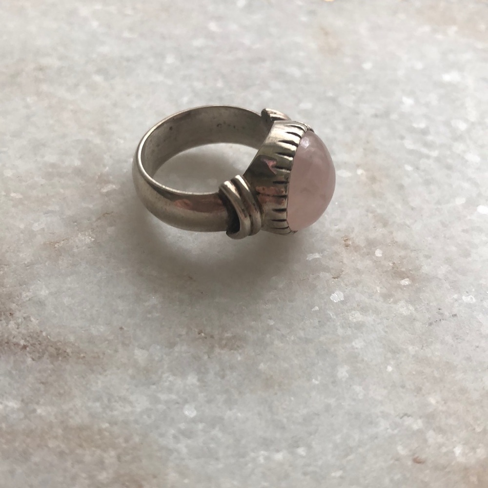 Rose quartz sterling silver ring